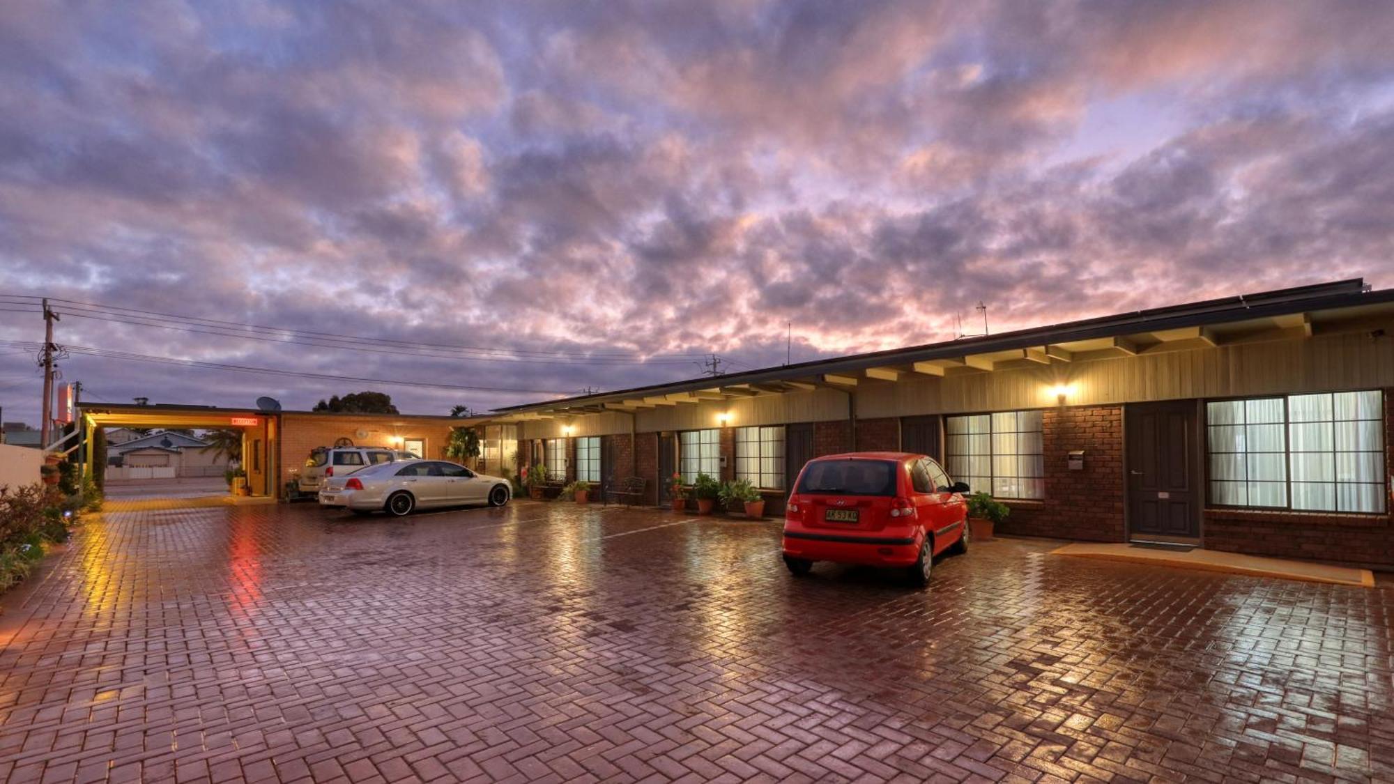 Oasis Motor Inn Broken Hill Exteriér fotografie