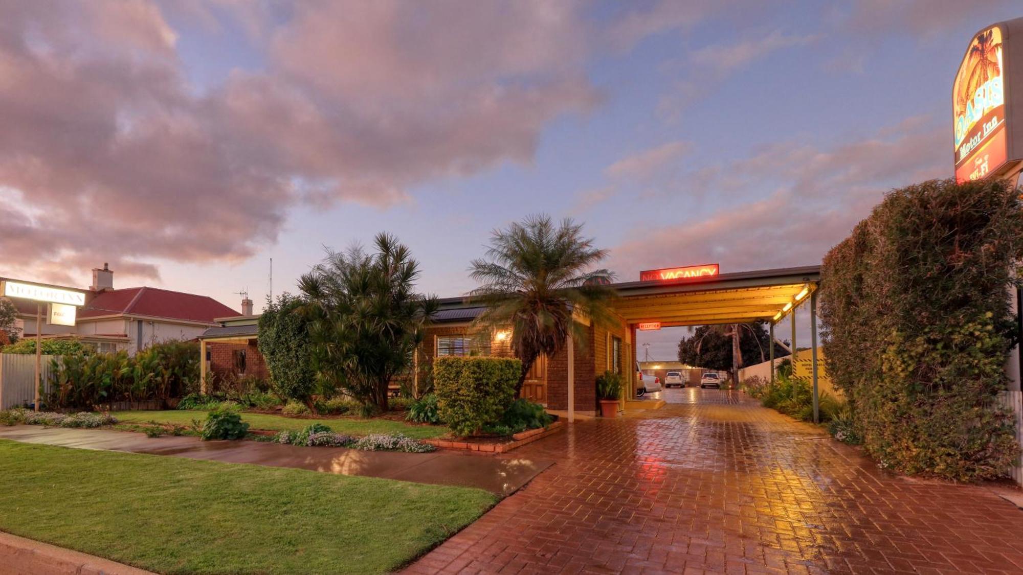 Oasis Motor Inn Broken Hill Exteriér fotografie